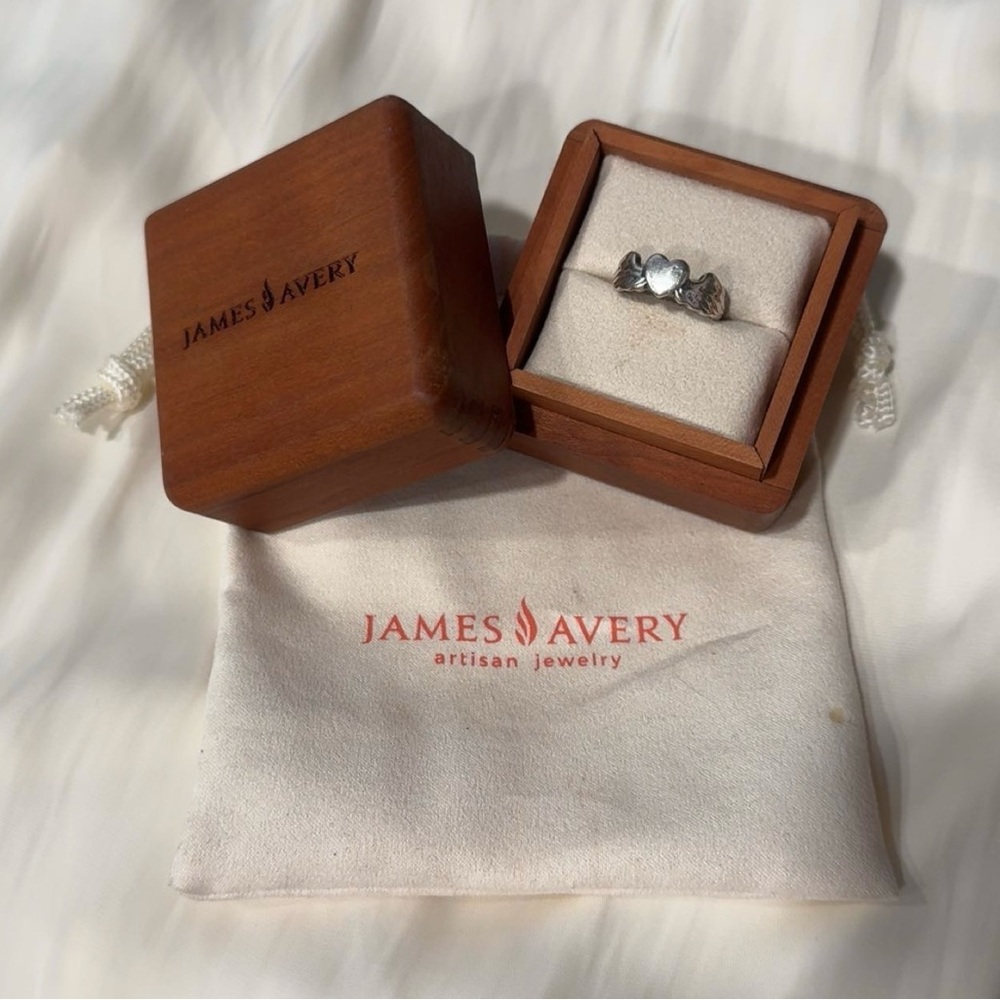 *RETIRED*James Avery Let Love Soar